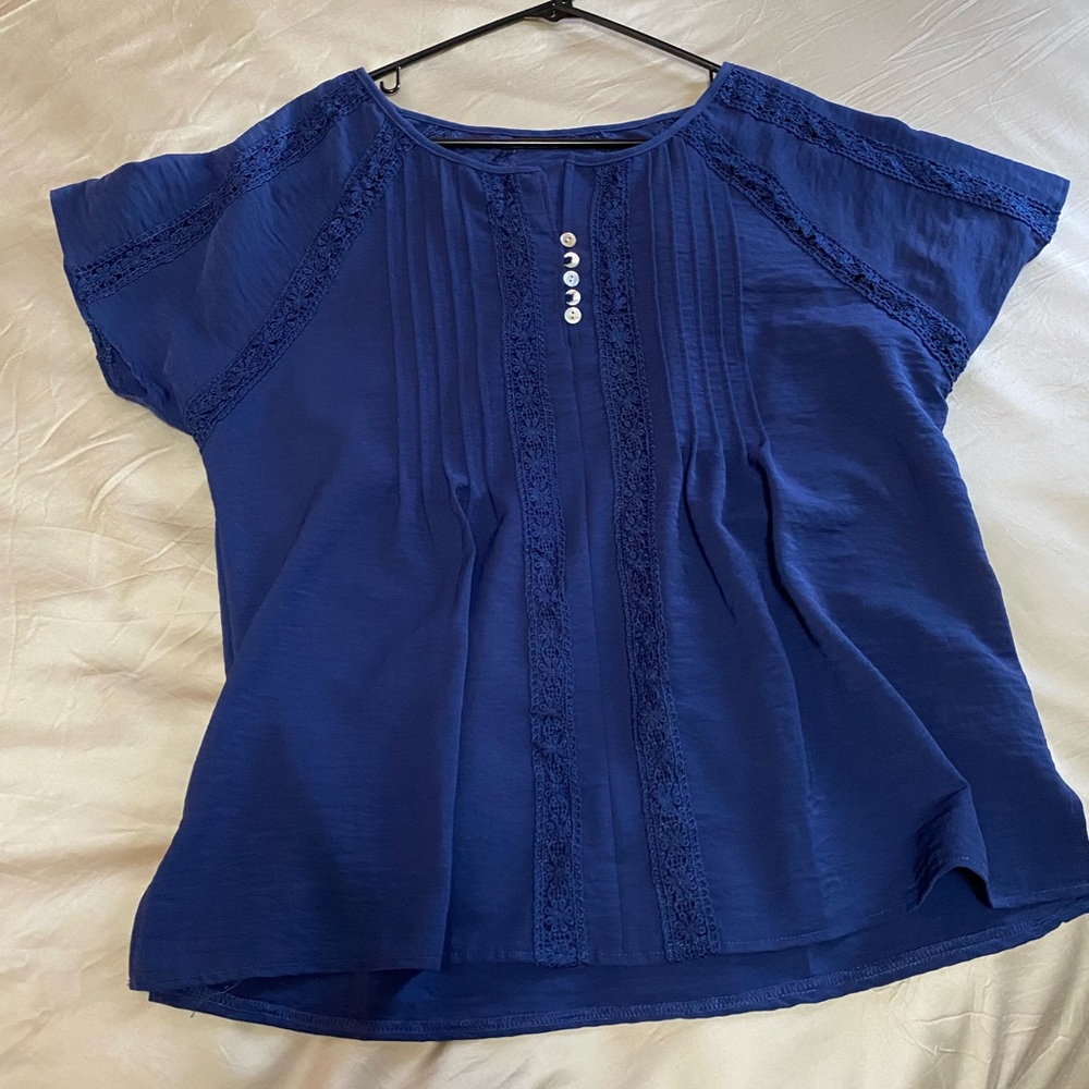 Women's Blue Top